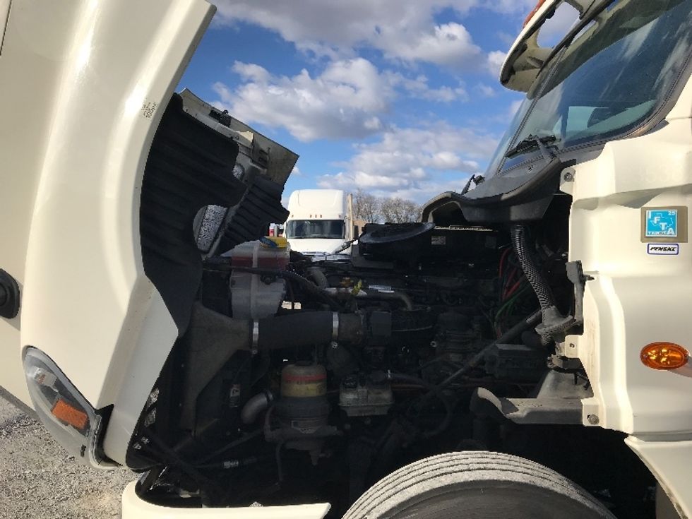 Day Cab Tractor-Heavy Duty Tractors-Freightliner-2019-Cascadia 12564ST-Cleona-PA-539,153\n\t\tmiles-$ 29,000 - Image 16