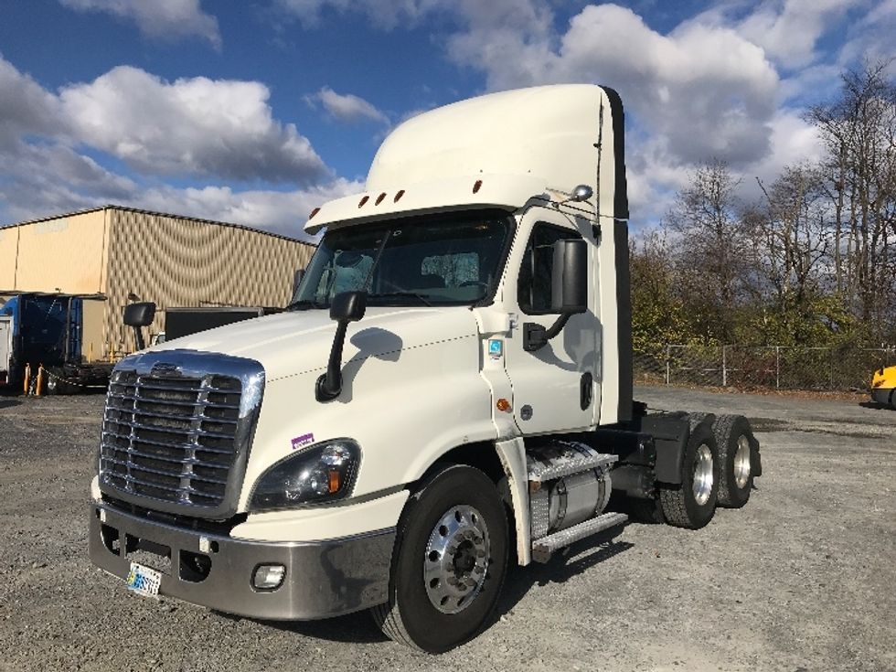 Day Cab Tractor-Heavy Duty Tractors-Freightliner-2019-Cascadia 12564ST-Cleona-PA-539,153\n\t\tmiles-$ 29,000 - Image 3