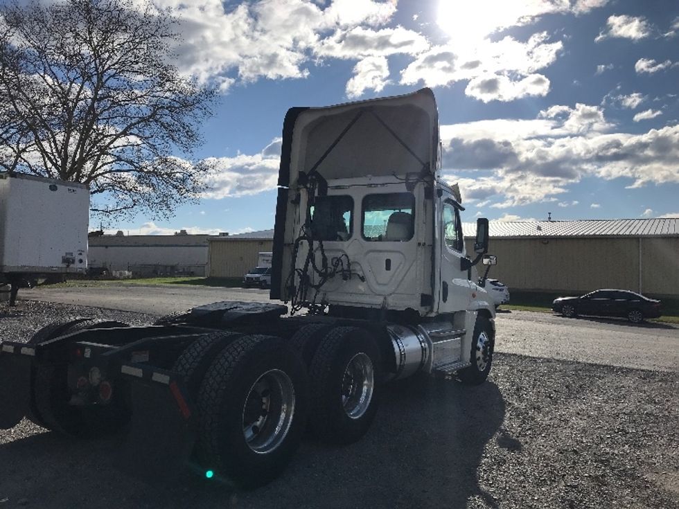 Day Cab Tractor-Heavy Duty Tractors-Freightliner-2019-Cascadia 12564ST-Cleona-PA-539,153\n\t\tmiles-$ 29,000 - Image 7