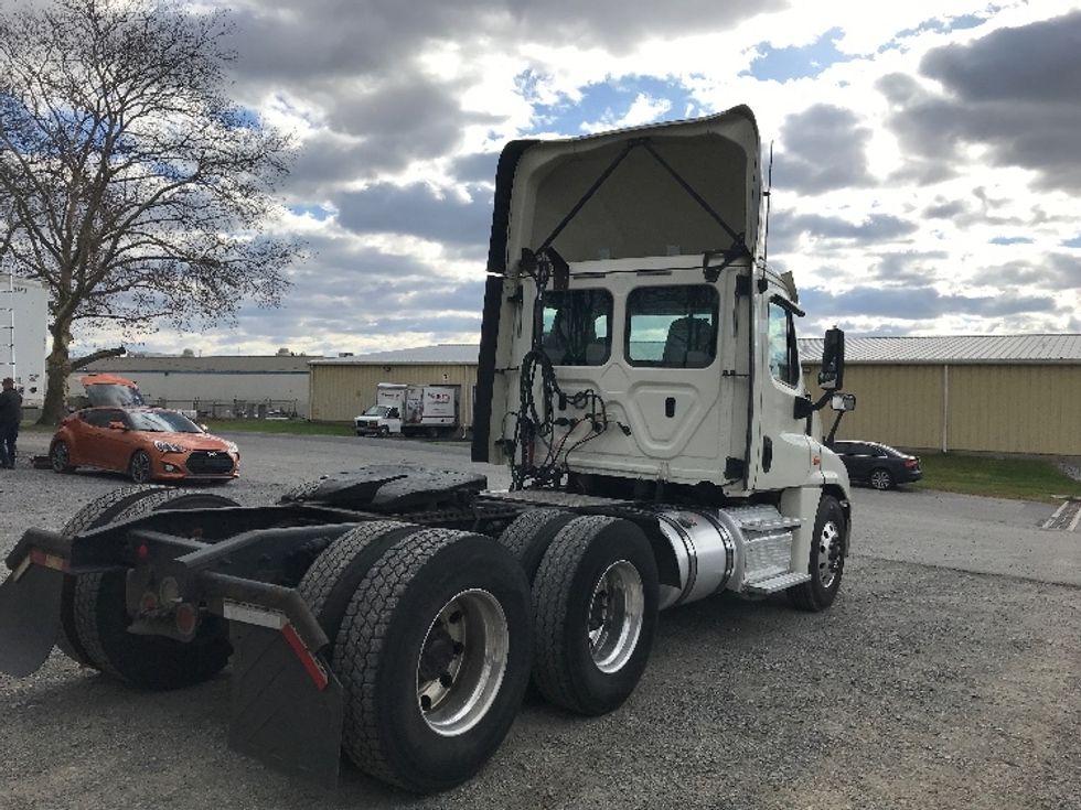 Day Cab Tractor-Heavy Duty Tractors-Freightliner-2019-Cascadia 12564ST-Cleona-PA-547,095\n\t\tmiles-$ 28,500 - Image 7