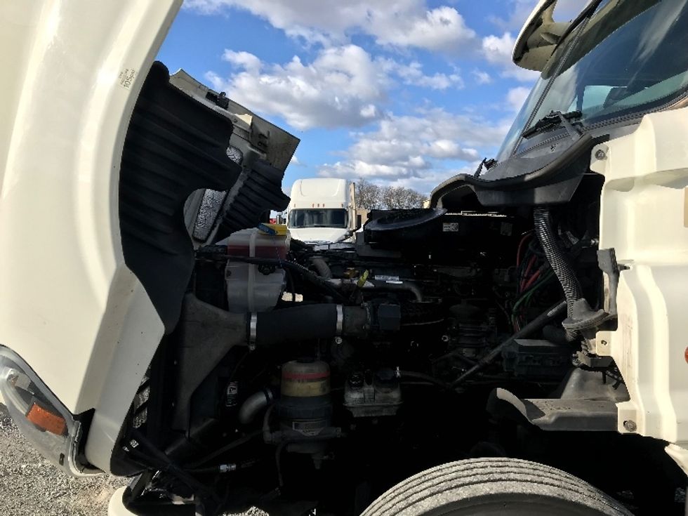 Day Cab Tractor-Heavy Duty Tractors-Freightliner-2019-Cascadia 12564ST-Cleona-PA-609,460\n\t\tmiles-$ 24,250 - Image 16