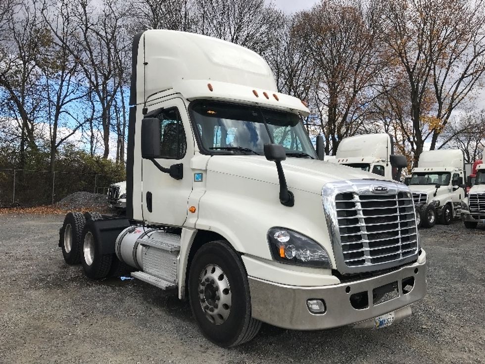 Day Cab Tractor-Heavy Duty Tractors-Freightliner-2019-Cascadia 12564ST-Cleona-PA-612,397\n\t\tmiles-$ 24,250 - Image 1