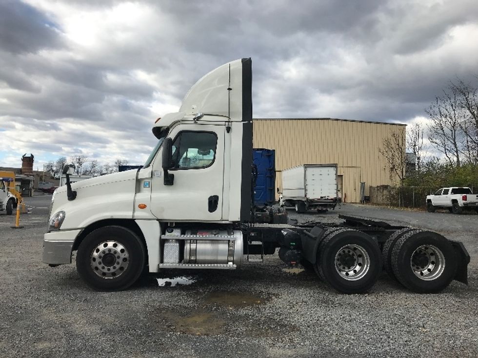 Day Cab Tractor-Heavy Duty Tractors-Freightliner-2019-Cascadia 12564ST-Cleona-PA-612,397\n\t\tmiles-$ 24,250 - Image 4