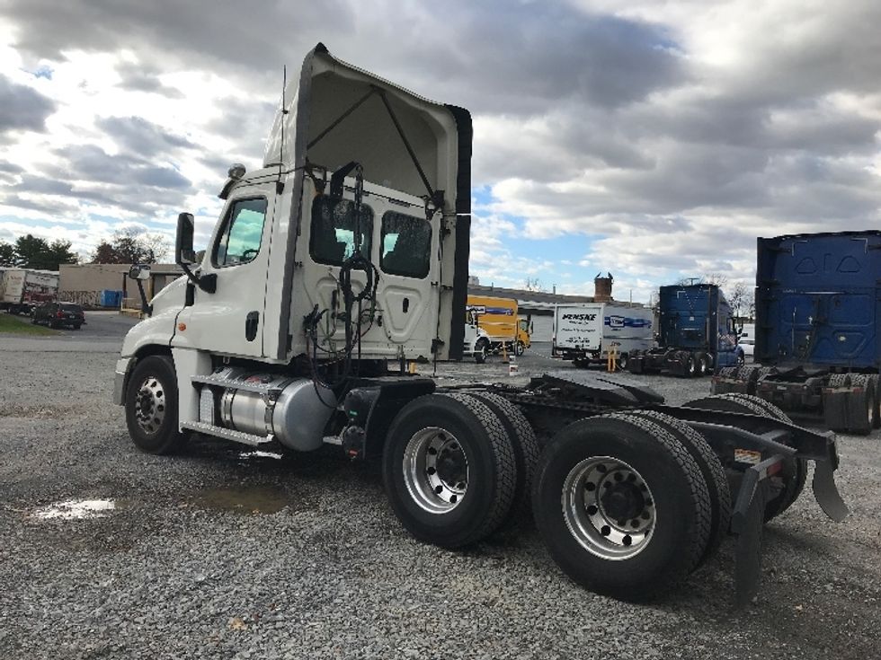 Day Cab Tractor-Heavy Duty Tractors-Freightliner-2019-Cascadia 12564ST-Cleona-PA-612,397\n\t\tmiles-$ 24,250 - Image 5