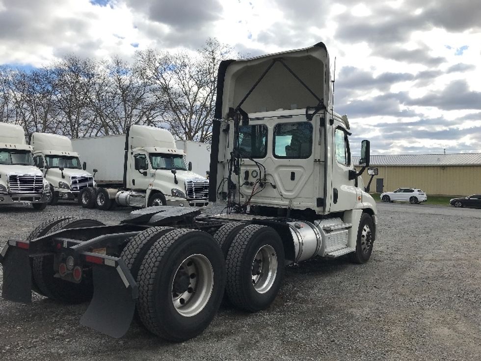Day Cab Tractor-Heavy Duty Tractors-Freightliner-2019-Cascadia 12564ST-Cleona-PA-612,397\n\t\tmiles-$ 24,250 - Image 7