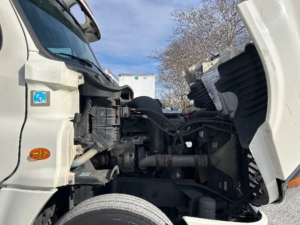 Day Cab Tractor-Heavy Duty Tractors-Freightliner-2019-Cascadia 12564ST-Cleona-PA-751,613\n\t\tmiles-$ 24,250 - Image 15