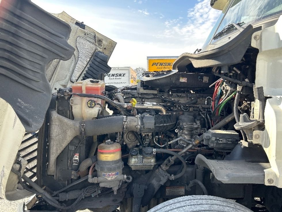 Day Cab Tractor-Heavy Duty Tractors-Freightliner-2019-Cascadia 12564ST-Cleona-PA-751,613\n\t\tmiles-$ 24,250 - Image 16