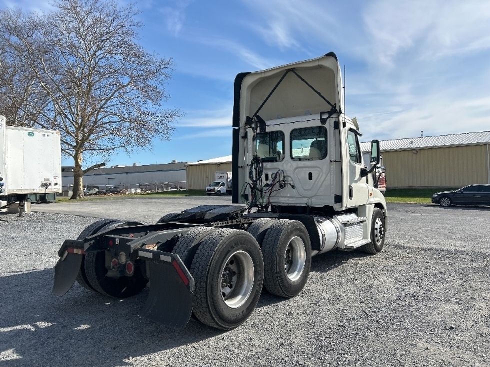 Day Cab Tractor-Heavy Duty Tractors-Freightliner-2019-Cascadia 12564ST-Cleona-PA-751,613\n\t\tmiles-$ 24,250 - Image 7