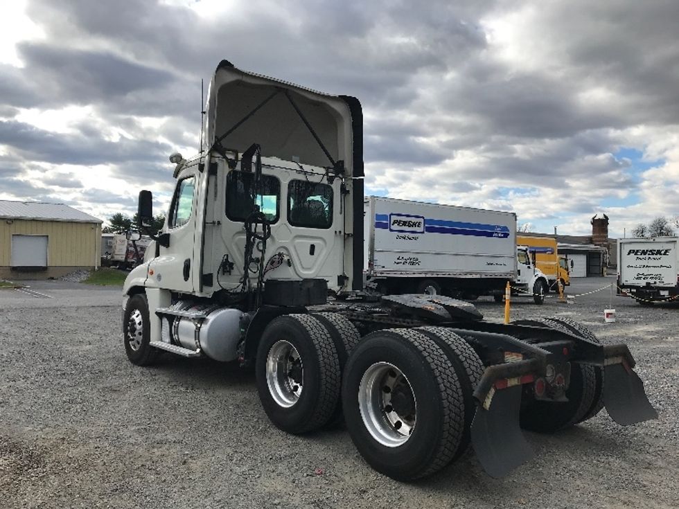 Day Cab Tractor-Heavy Duty Tractors-Freightliner-2019-Cascadia 12564ST-Cleona-PA-754,800\n\t\tmiles-$ 24,250 - Image 5