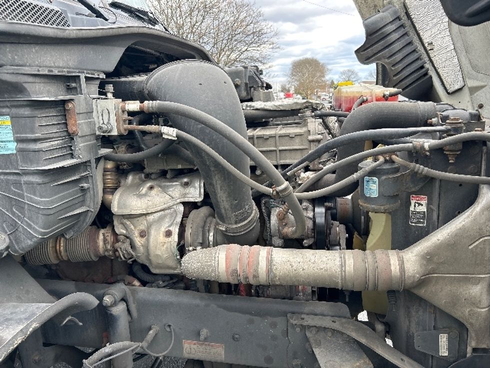 Day Cab Tractor-Heavy Duty Tractors-Freightliner-2019-Cascadia 12564ST-Cleona-PA-785,454\n\t\tmiles-$ 24,250 - Image 15