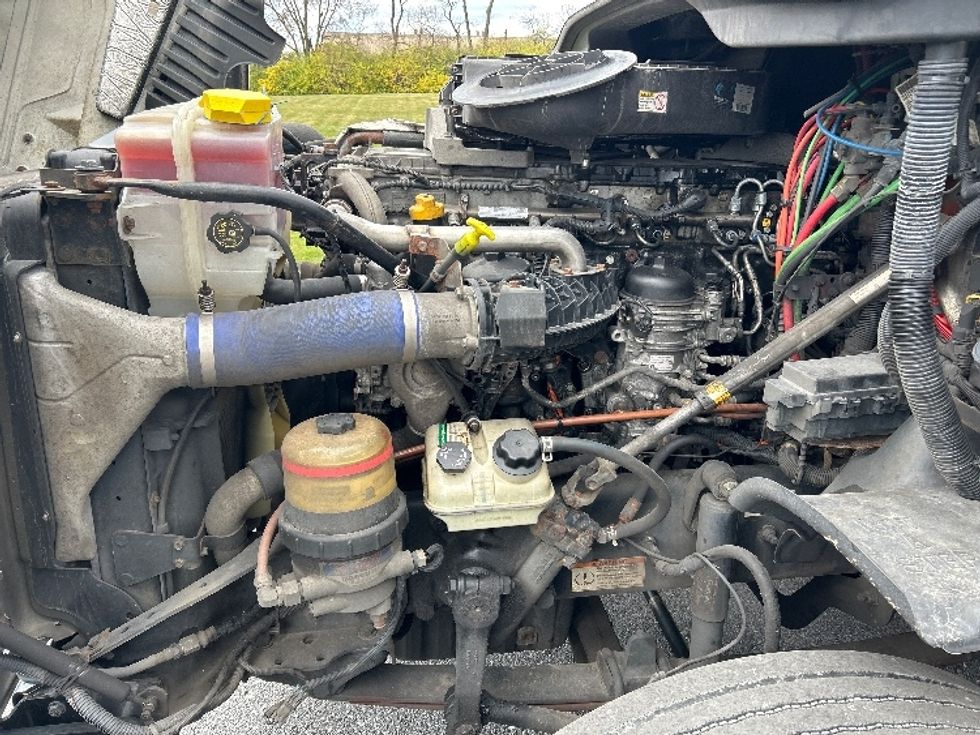 Day Cab Tractor-Heavy Duty Tractors-Freightliner-2019-Cascadia 12564ST-Cleona-PA-785,454\n\t\tmiles-$ 24,250 - Image 16