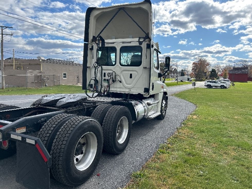 Day Cab Tractor-Heavy Duty Tractors-Freightliner-2019-Cascadia 12564ST-Cleona-PA-785,454\n\t\tmiles-$ 24,250 - Image 7