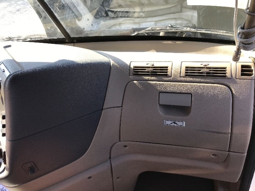 Day Cab Tractor-Heavy Duty Tractors-Freightliner-2019-Cascadia 12564ST-Cleveland-TN-396,025\n\t\tmiles-$ 54,750 - Image 13