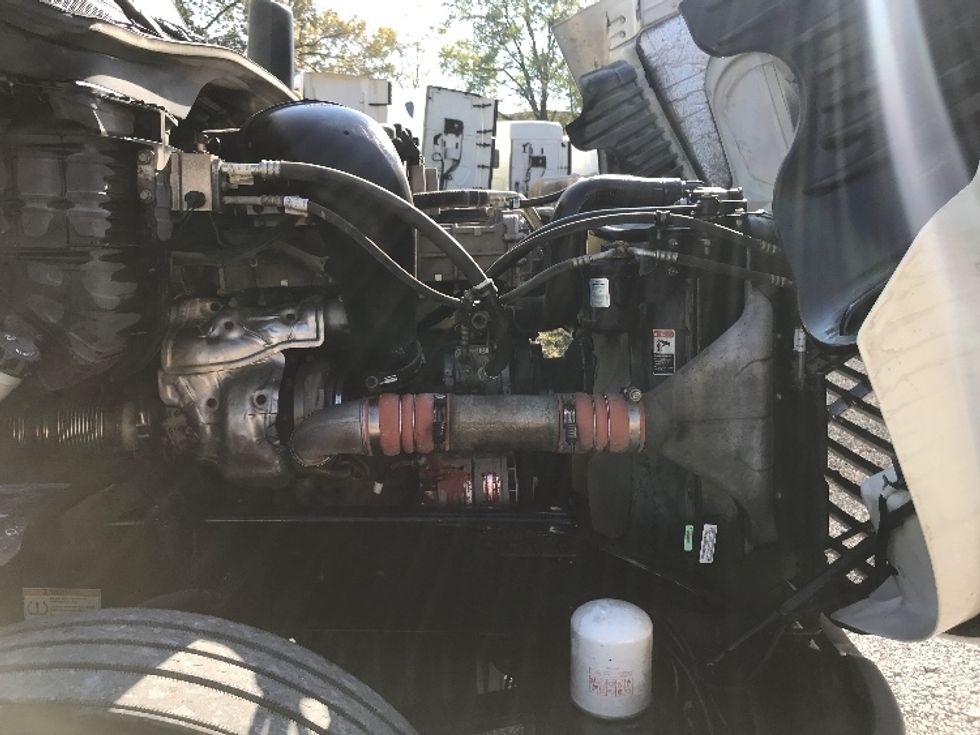 Day Cab Tractor-Heavy Duty Tractors-Freightliner-2019-Cascadia 12564ST-Cleveland-TN-396,025\n\t\tmiles-$ 54,750 - Image 15