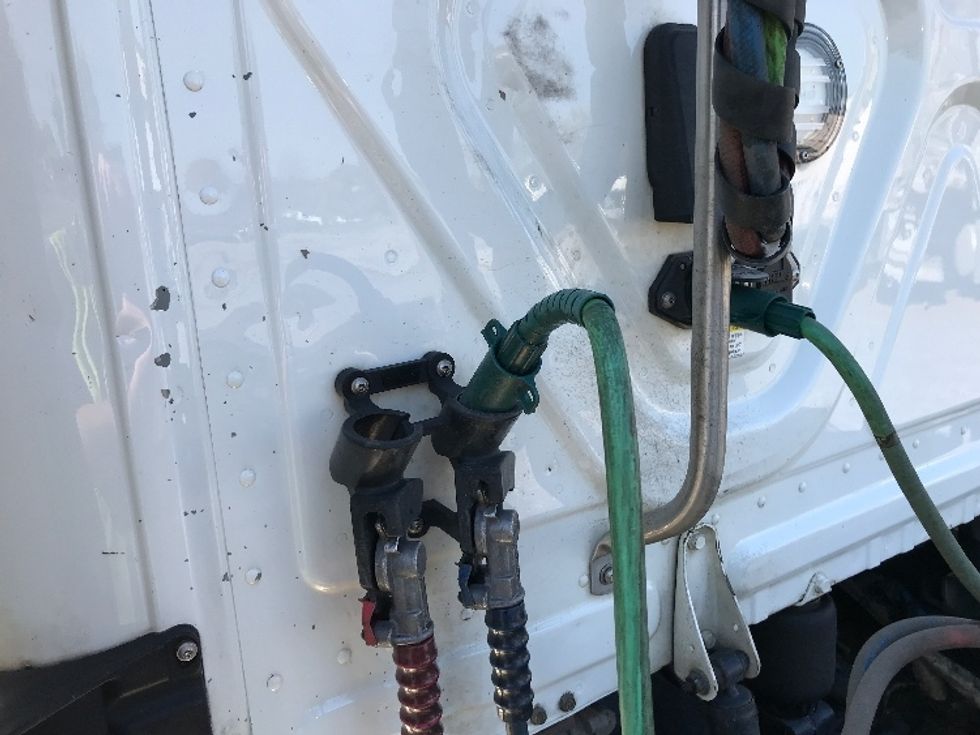 Day Cab Tractor-Heavy Duty Tractors-Freightliner-2019-Cascadia 12564ST-Cleveland-TN-396,025\n\t\tmiles-$ 54,750 - Image 19