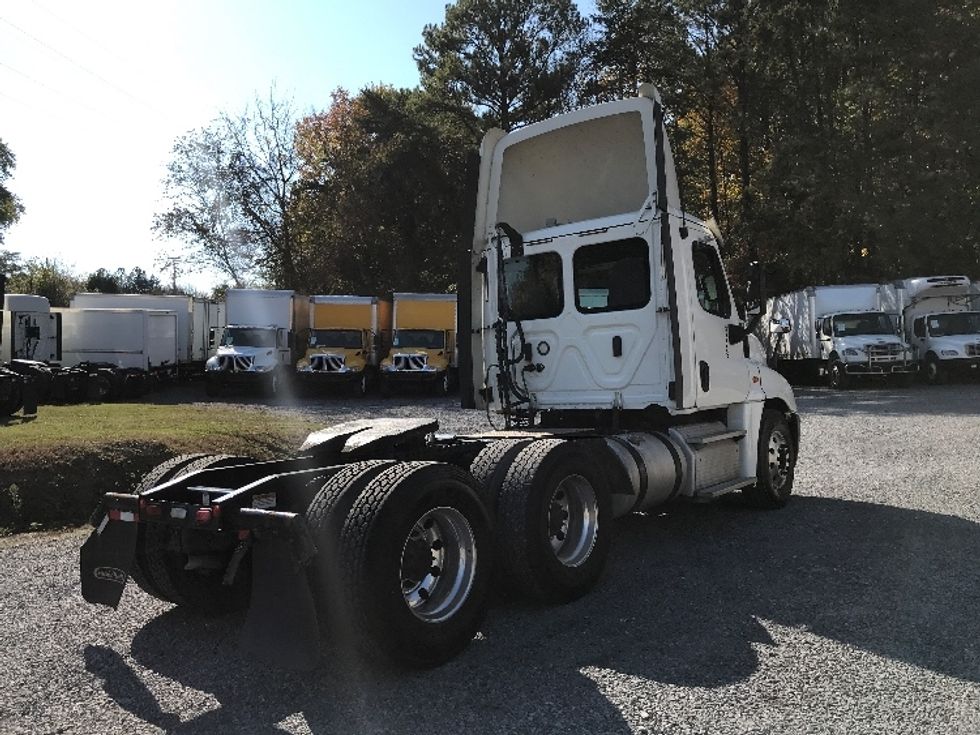 Day Cab Tractor-Heavy Duty Tractors-Freightliner-2019-Cascadia 12564ST-Cleveland-TN-396,025\n\t\tmiles-$ 54,750 - Image 7