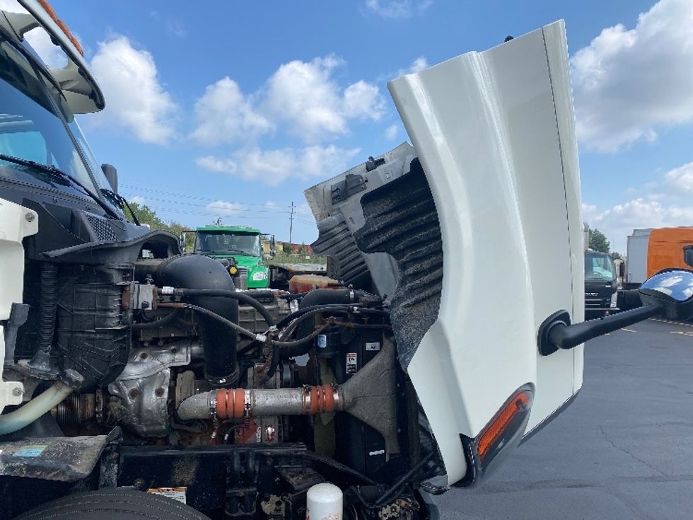 Day Cab Tractor-Heavy Duty Tractors-Freightliner-2019-Cascadia 12564ST-Comstock Park-MI-351,885\n\t\tmiles-$ 38,500 - Image 15