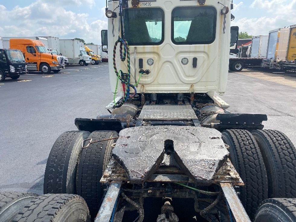 Day Cab Tractor-Heavy Duty Tractors-Freightliner-2019-Cascadia 12564ST-Comstock Park-MI-351,885\n\t\tmiles-$ 38,500 - Image 6