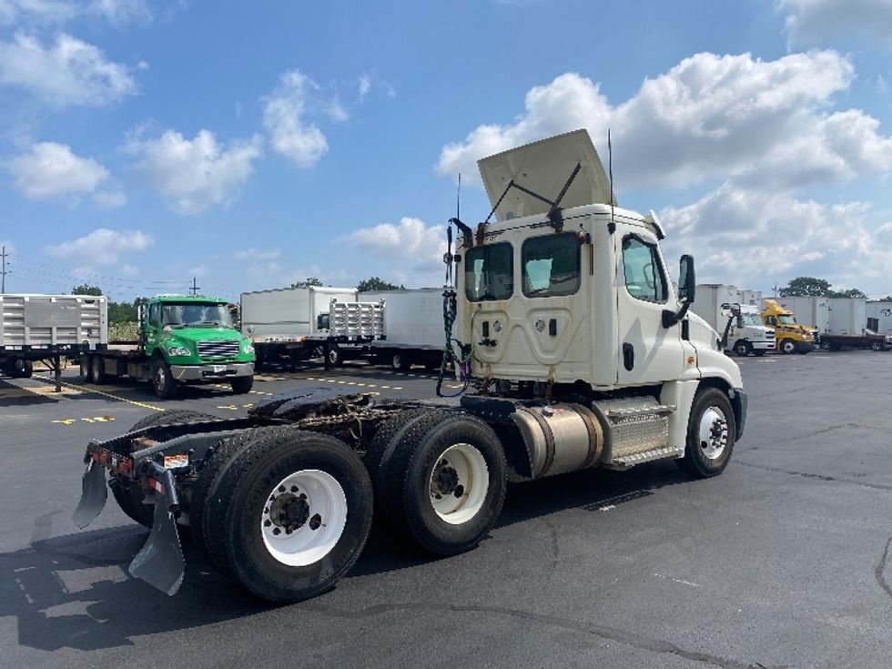 Day Cab Tractor-Heavy Duty Tractors-Freightliner-2019-Cascadia 12564ST-Comstock Park-MI-351,885\n\t\tmiles-$ 38,500 - Image 7