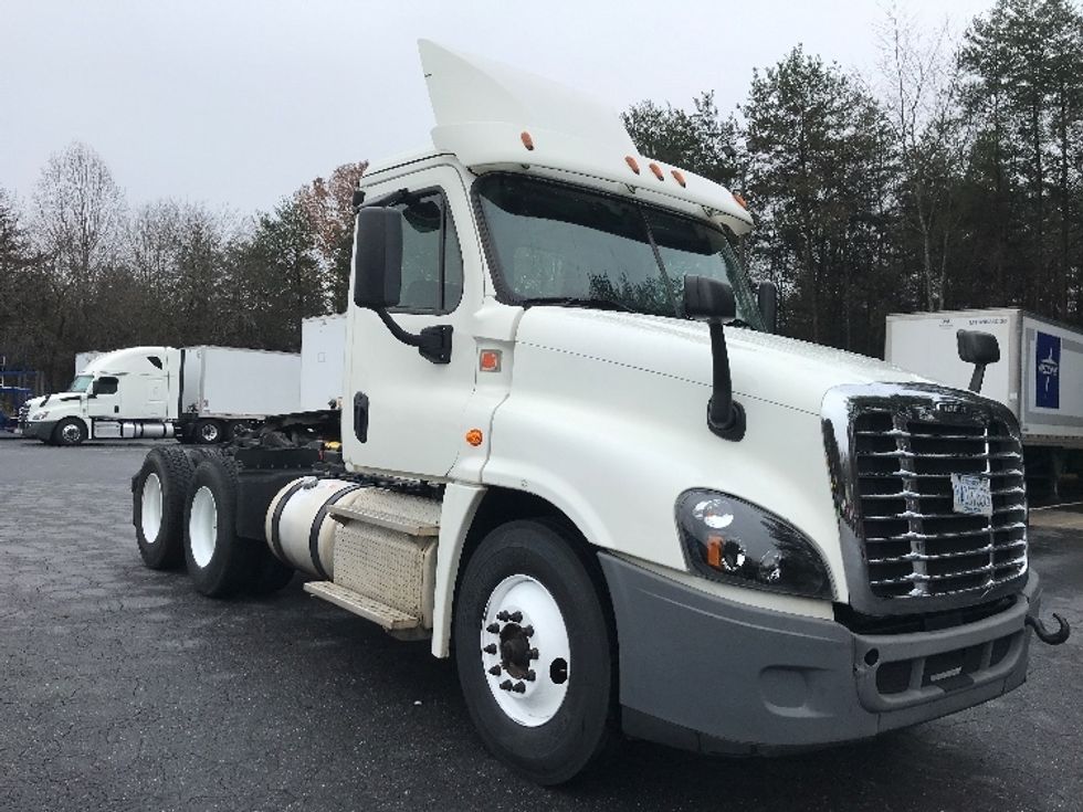 Day Cab Tractor-Heavy Duty Tractors-Freightliner-2019-Cascadia 12564ST-Conover-NC-194,141\n\t\tmiles-$ 51,250 - Image 1