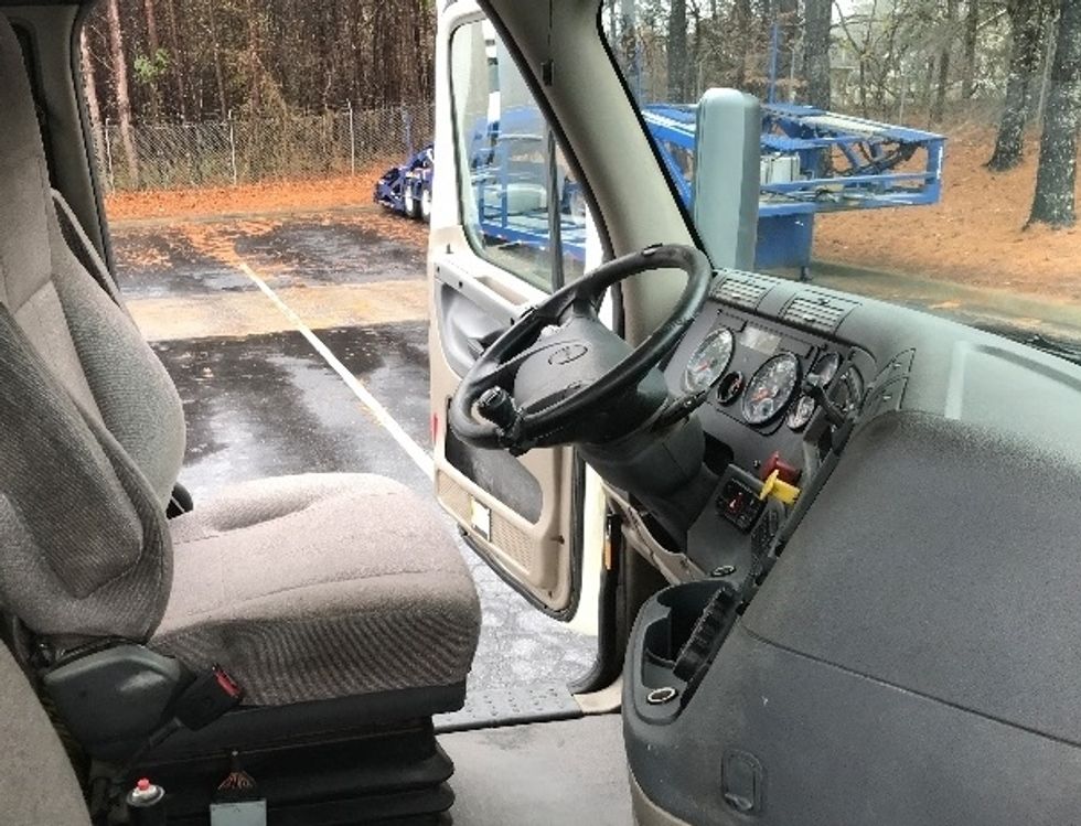 Day Cab Tractor-Heavy Duty Tractors-Freightliner-2019-Cascadia 12564ST-Conover-NC-194,141\n\t\tmiles-$ 51,250 - Image 14