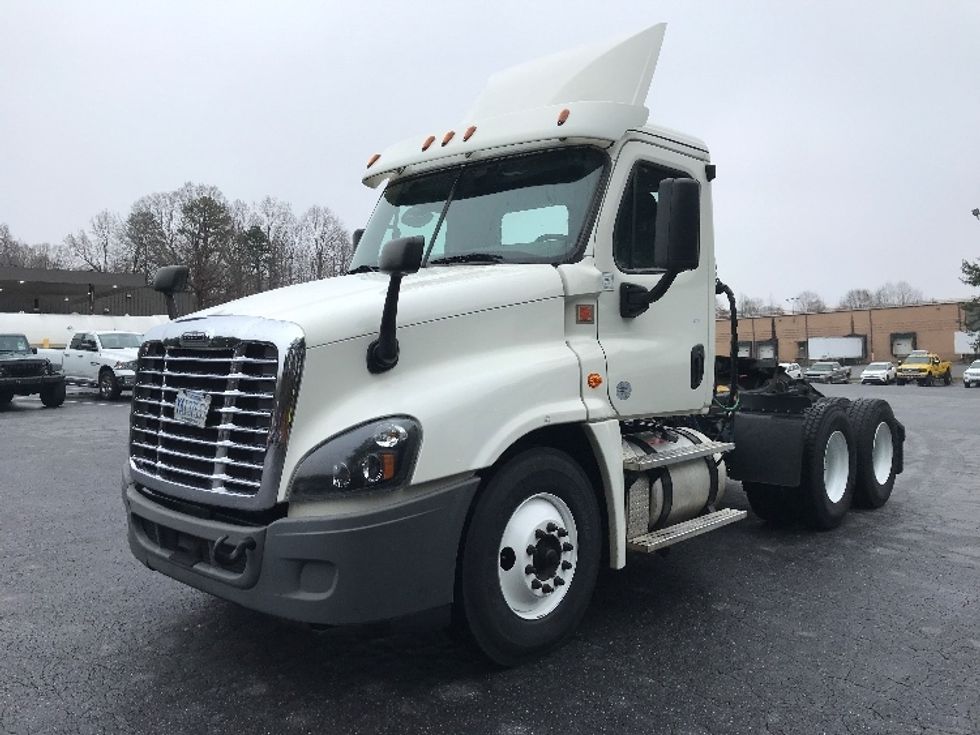 Day Cab Tractor-Heavy Duty Tractors-Freightliner-2019-Cascadia 12564ST-Conover-NC-194,141\n\t\tmiles-$ 51,250 - Image 3