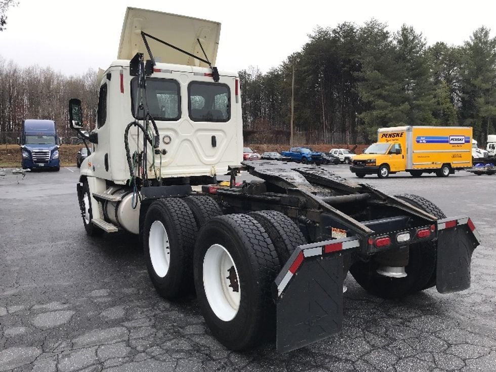Day Cab Tractor-Heavy Duty Tractors-Freightliner-2019-Cascadia 12564ST-Conover-NC-194,141\n\t\tmiles-$ 51,250 - Image 5