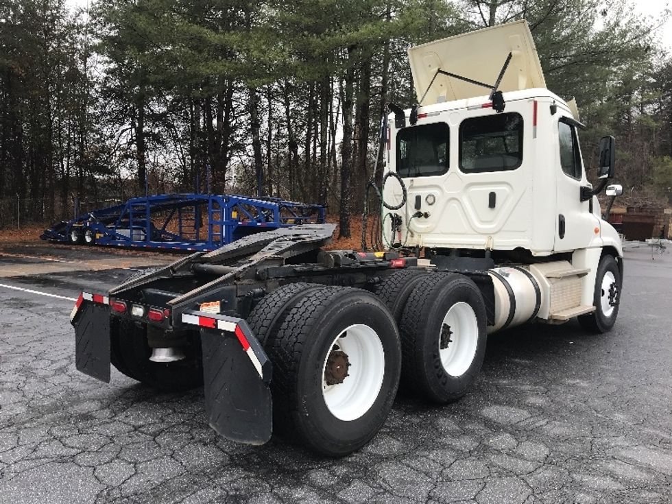 Day Cab Tractor-Heavy Duty Tractors-Freightliner-2019-Cascadia 12564ST-Conover-NC-194,141\n\t\tmiles-$ 51,250 - Image 7