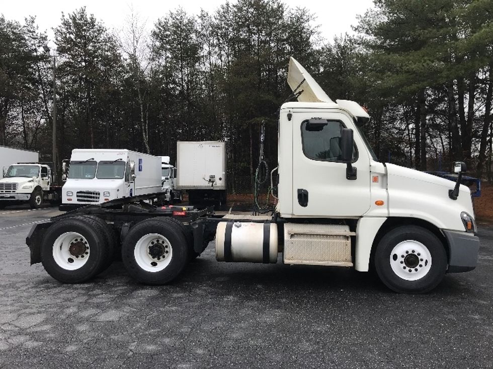 Day Cab Tractor-Heavy Duty Tractors-Freightliner-2019-Cascadia 12564ST-Conover-NC-194,141\n\t\tmiles-$ 51,250 - Image 8