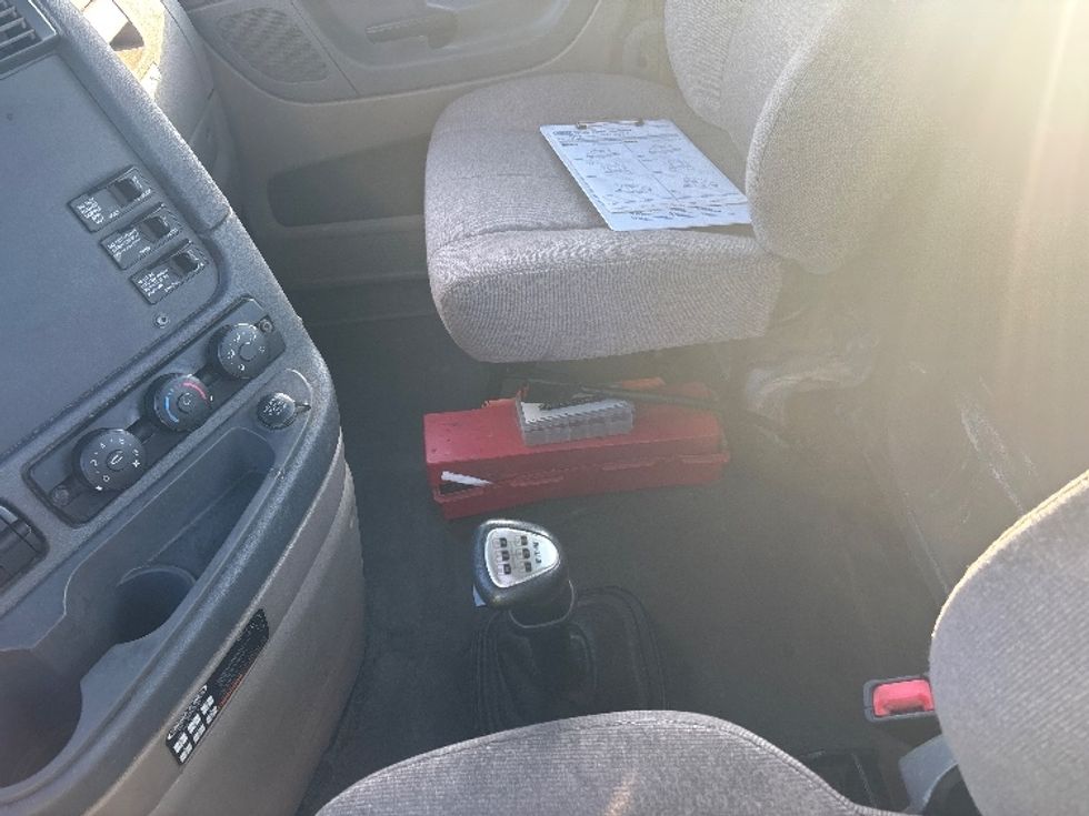 Day Cab Tractor-Heavy Duty Tractors-Freightliner-2019-Cascadia 12564ST-Cranbury-NJ-424,092\n\t\tmiles-$ 32,250 - Image 17