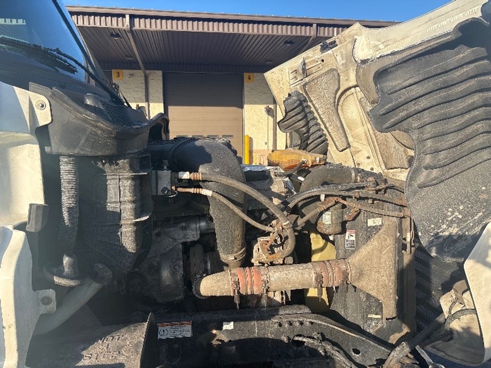 Day Cab Tractor-Heavy Duty Tractors-Freightliner-2019-Cascadia 12564ST-Cranbury-NJ-425,410\n\t\tmiles-$ 34,250 - Image 15
