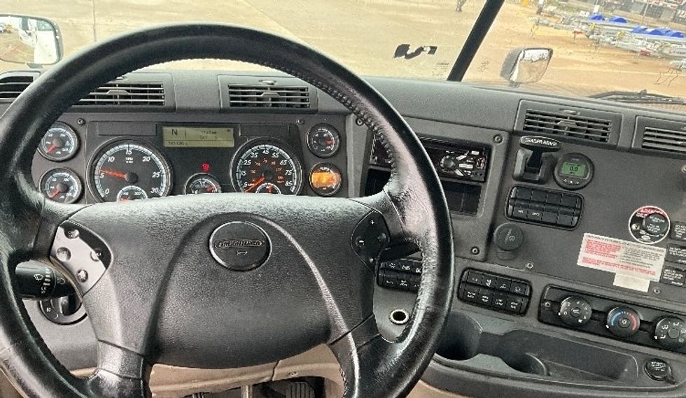 Day Cab Tractor-Heavy Duty Tractors-Freightliner-2019-Cascadia 12564ST-Dallas-TX-383,920\n\t\tmiles-$ 44,500 - Image 11