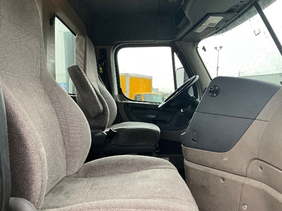 Day Cab Tractor-Heavy Duty Tractors-Freightliner-2019-Cascadia 12564ST-Dallas-TX-383,920\n\t\tmiles-$ 44,500 - Image 14