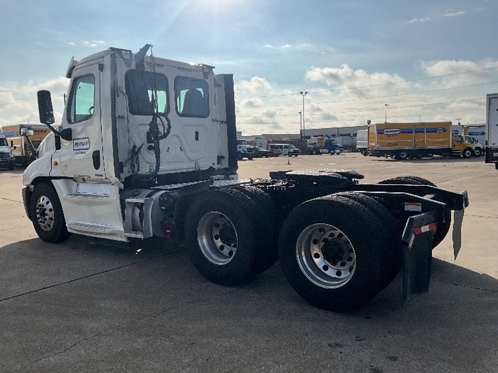 Day Cab Tractor-Heavy Duty Tractors-Freightliner-2019-Cascadia 12564ST-Dallas-TX-383,920\n\t\tmiles-$ 44,500 - Image 5