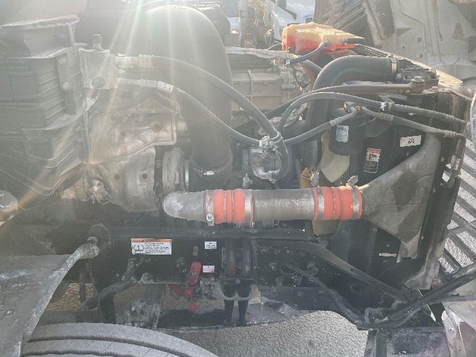 Day Cab Tractor-Heavy Duty Tractors-Freightliner-2019-Cascadia 12564ST-Dallas-TX-399,700\n\t\tmiles-$ 37,250 - Image 15