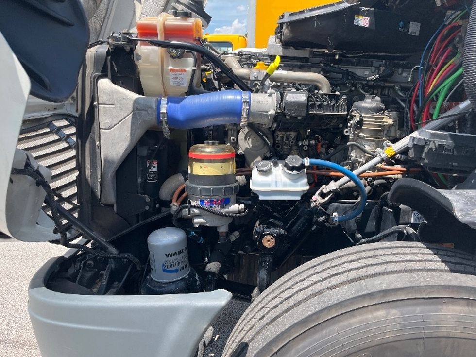 Day Cab Tractor-Heavy Duty Tractors-Freightliner-2019-Cascadia 12564ST-Davenport-IA-222,510\n\t\tmiles-$ 50,500 - Image 16