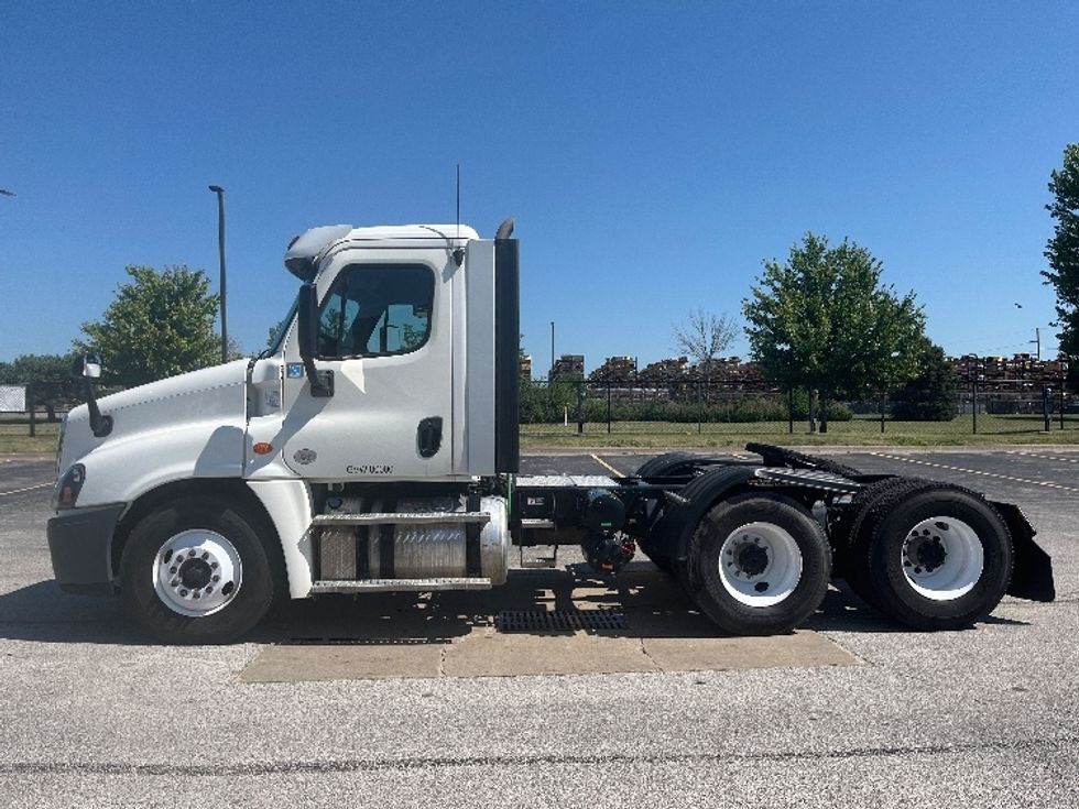 Day Cab Tractor-Heavy Duty Tractors-Freightliner-2019-Cascadia 12564ST-Davenport-IA-222,510\n\t\tmiles-$ 50,500 - Image 4