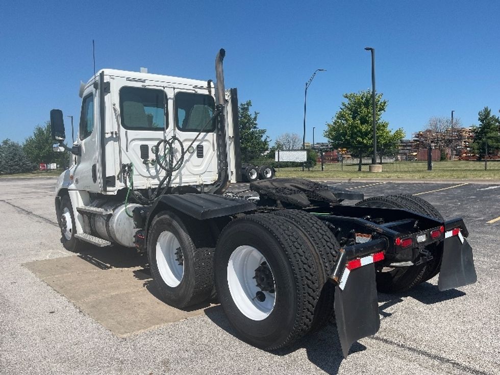 Day Cab Tractor-Heavy Duty Tractors-Freightliner-2019-Cascadia 12564ST-Davenport-IA-222,510\n\t\tmiles-$ 50,500 - Image 5