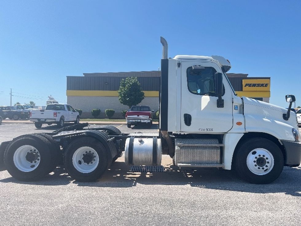 Day Cab Tractor-Heavy Duty Tractors-Freightliner-2019-Cascadia 12564ST-Davenport-IA-222,510\n\t\tmiles-$ 50,500 - Image 8