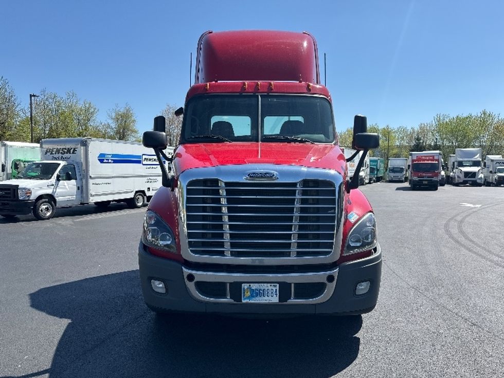 Day Cab Tractor-Heavy Duty Tractors-Freightliner-2019-Cascadia 12564ST-Dayton-NJ-326,312\n\t\tmiles-$ 55,750 - Image 2