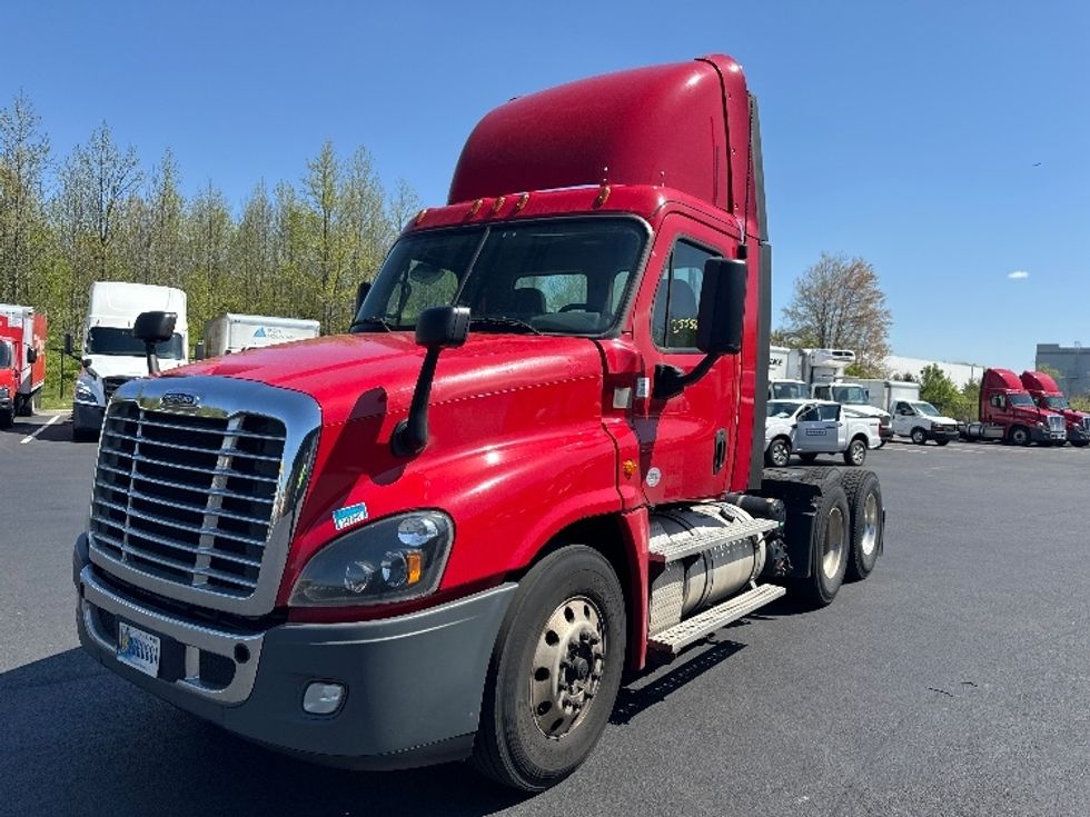 Day Cab Tractor-Heavy Duty Tractors-Freightliner-2019-Cascadia 12564ST-Dayton-NJ-326,312\n\t\tmiles-$ 55,750 - Image 3