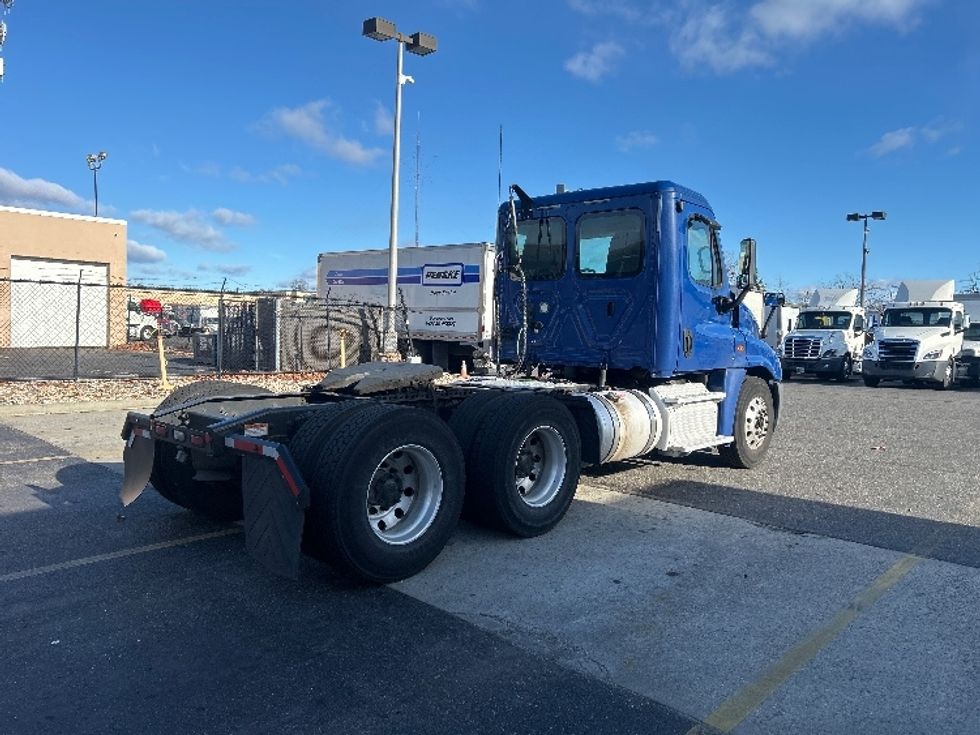 Day Cab Tractor-Heavy Duty Tractors-Freightliner-2019-Cascadia 12564ST-Dayton-NJ-377,811\n\t\tmiles-$ 44,250 - Image 7