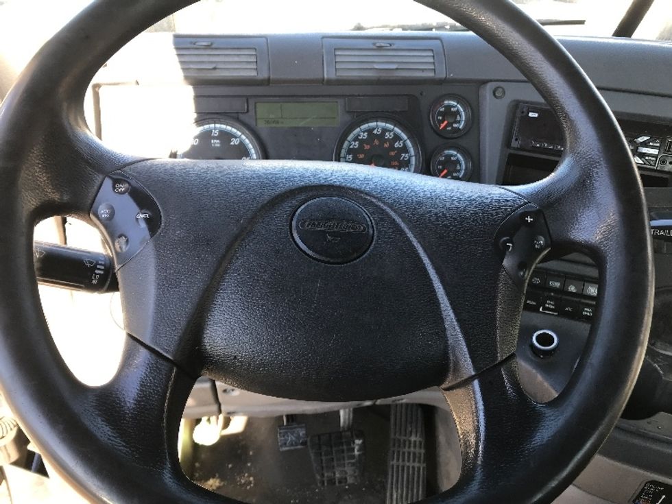 Day Cab Tractor-Heavy Duty Tractors-Freightliner-2019-Cascadia 12564ST-Dayton-NJ-379,988\n\t\tmiles-$ 40,250 - Image 11