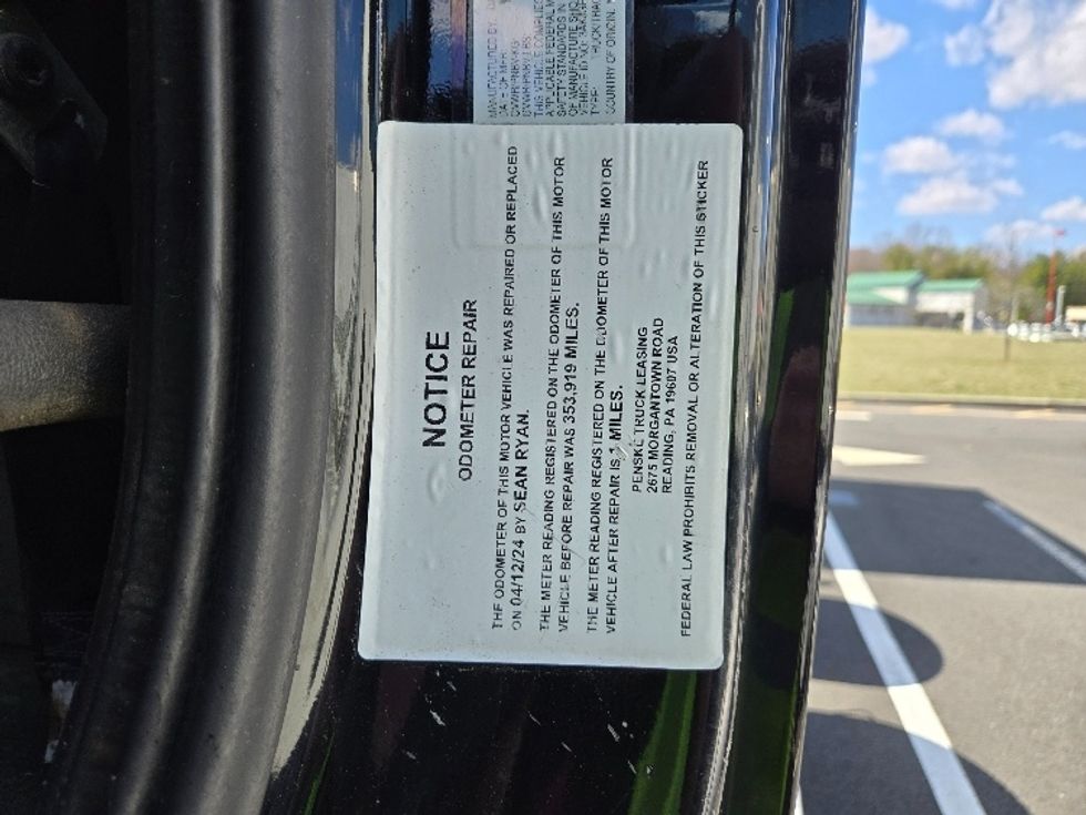 Day Cab Tractor-Heavy Duty Tractors-Freightliner-2019-Cascadia 12564ST-Dayton-NJ-379,988\n\t\tmiles-$ 40,250 - Image 19