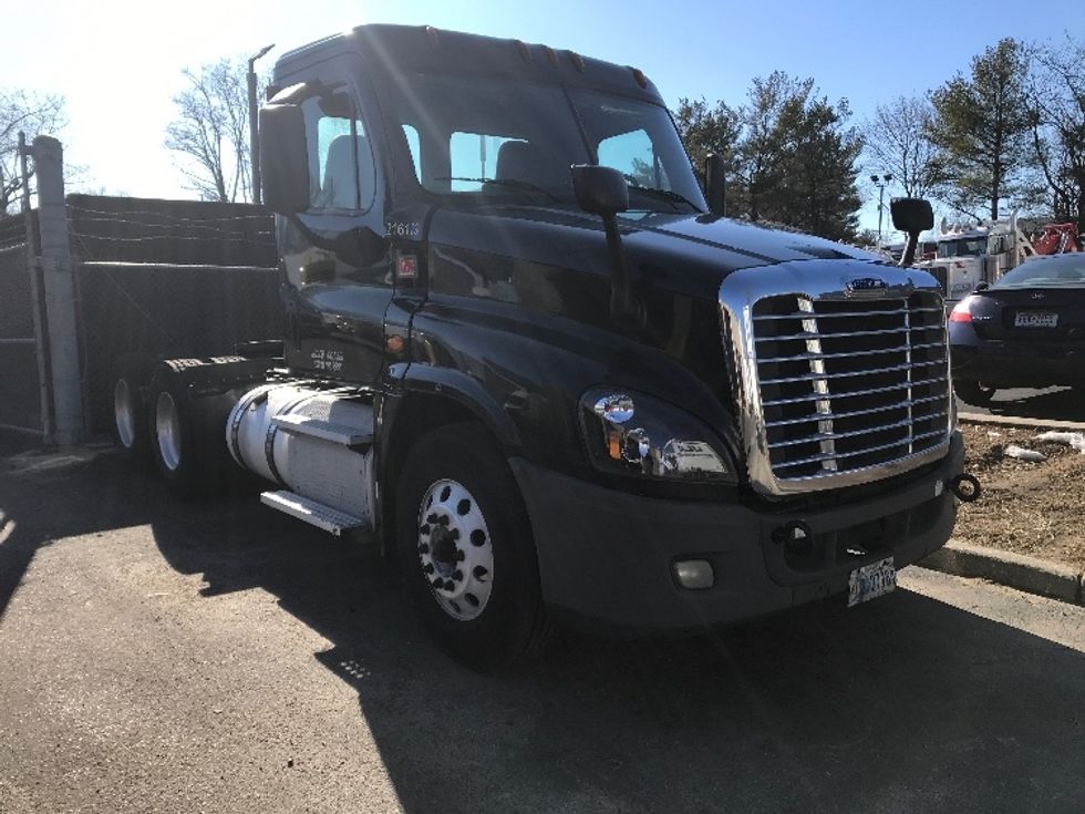 Day Cab Tractor-Heavy Duty Tractors-Freightliner-2019-Cascadia 12564ST-Dayton-NJ-379,988\n\t\tmiles-$ 40,250 - Image 3