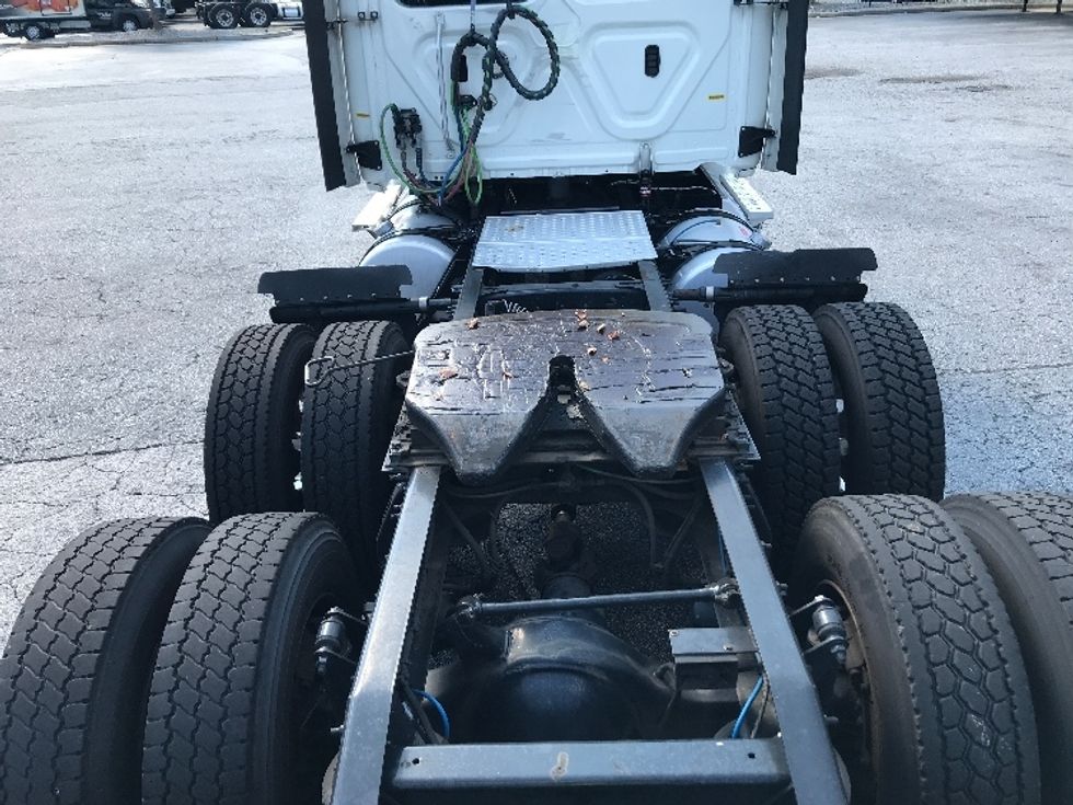 Day Cab Tractor-Heavy Duty Tractors-Freightliner-2019-Cascadia 12564ST-Duluth-GA-427,785\n\t\tmiles-$ 53,000 - Image 6