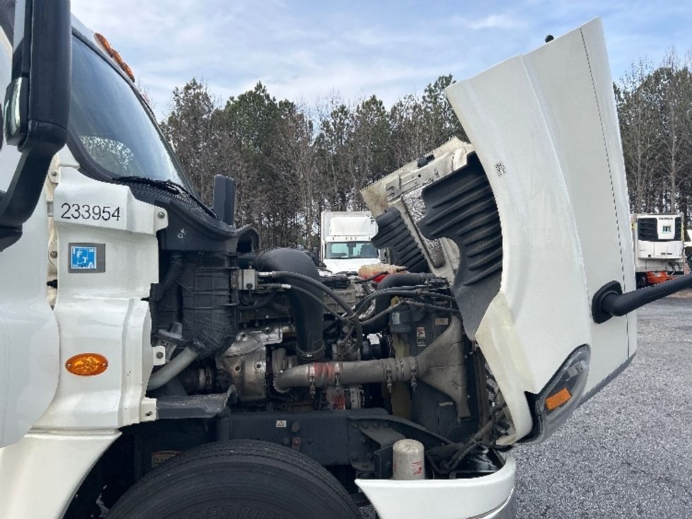 Day Cab Tractor-Heavy Duty Tractors-Freightliner-2019-Cascadia 12564ST-Duluth-GA-587,860\n\t\tmiles-$ 29,500 - Image 15