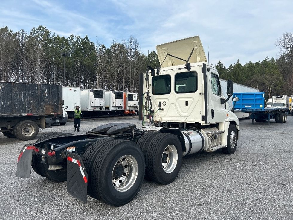 Day Cab Tractor-Heavy Duty Tractors-Freightliner-2019-Cascadia 12564ST-Duluth-GA-587,860\n\t\tmiles-$ 29,500 - Image 7