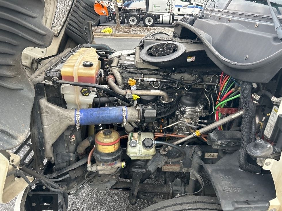 Day Cab Tractor-Heavy Duty Tractors-Freightliner-2019-Cascadia 12564ST-Duluth-GA-598,528\n\t\tmiles-$ 28,250 - Image 16