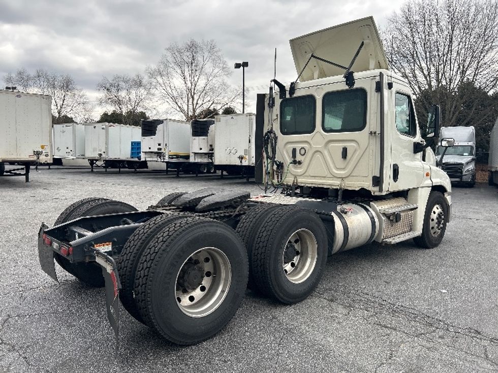 Day Cab Tractor-Heavy Duty Tractors-Freightliner-2019-Cascadia 12564ST-Duluth-GA-598,528\n\t\tmiles-$ 28,250 - Image 7